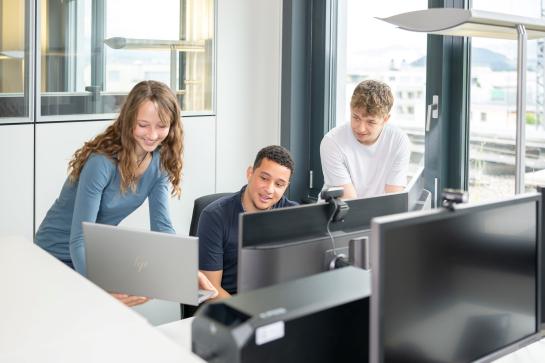 Lehre als Informatiker:in EFZ Plattformentwicklung bei adeon - Jetzt für Schnuppertage anmelden!